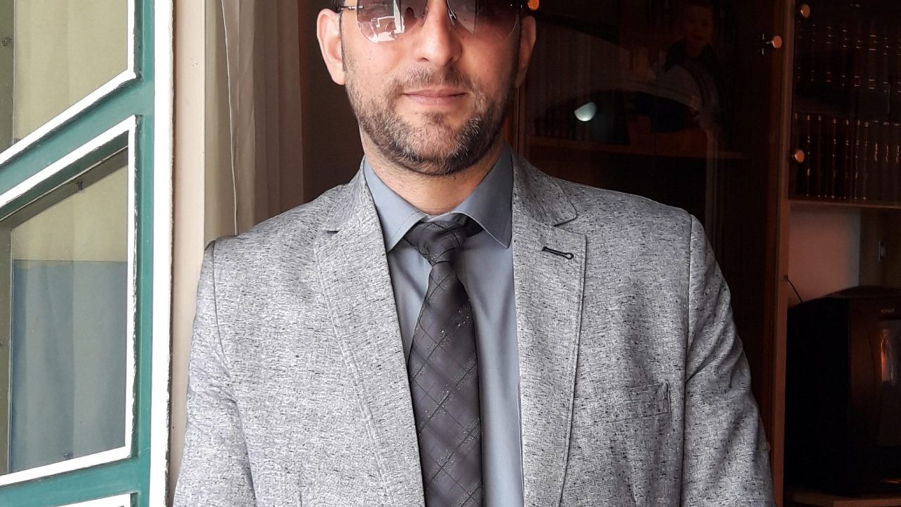 احمد اخوان عطار؛ دکتر روانشناس کودک و نوجوان احمد اخوان عطار؛ دکتر روانشناس کودک و نوجوان